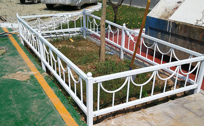 草坪圍欄